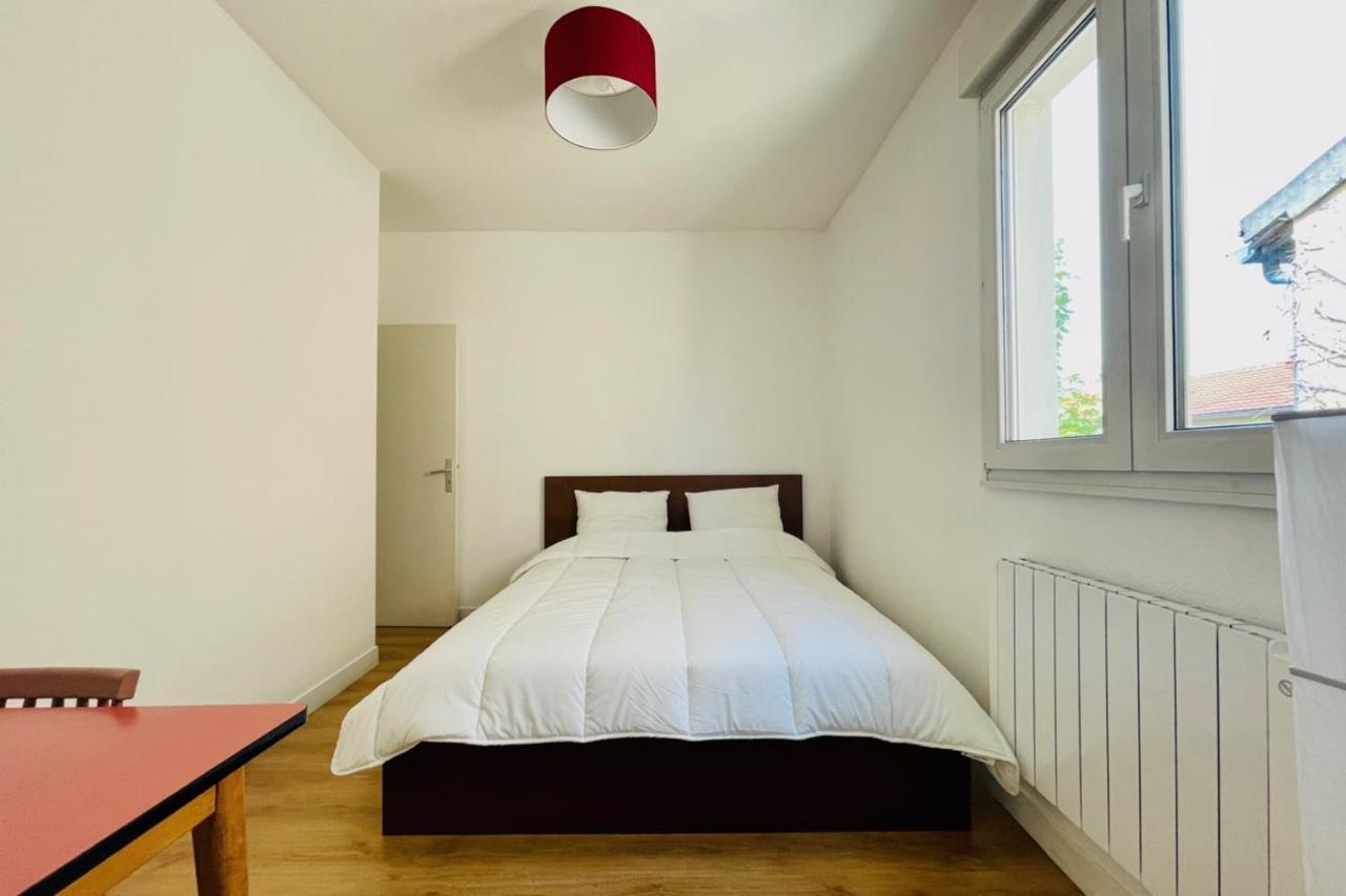 Appart'Hotel L'Express - 25Min De Paris Романвил Екстериор снимка