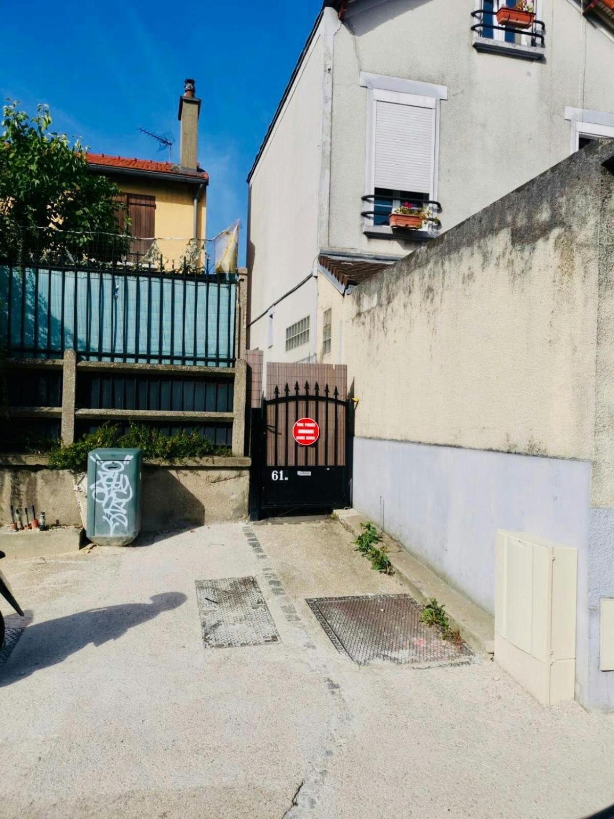 Appart'Hotel L'Express - 25Min De Paris Романвил Екстериор снимка